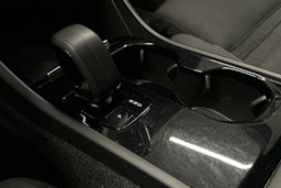 valkoinen Volvo XC40 2023 kuva 35.