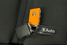 valkoinen Volvo XC40 2023 kuva 36.