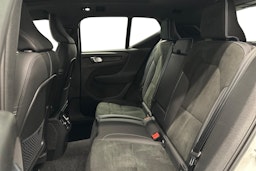 valkoinen Volvo XC40 2023 kuva 10.