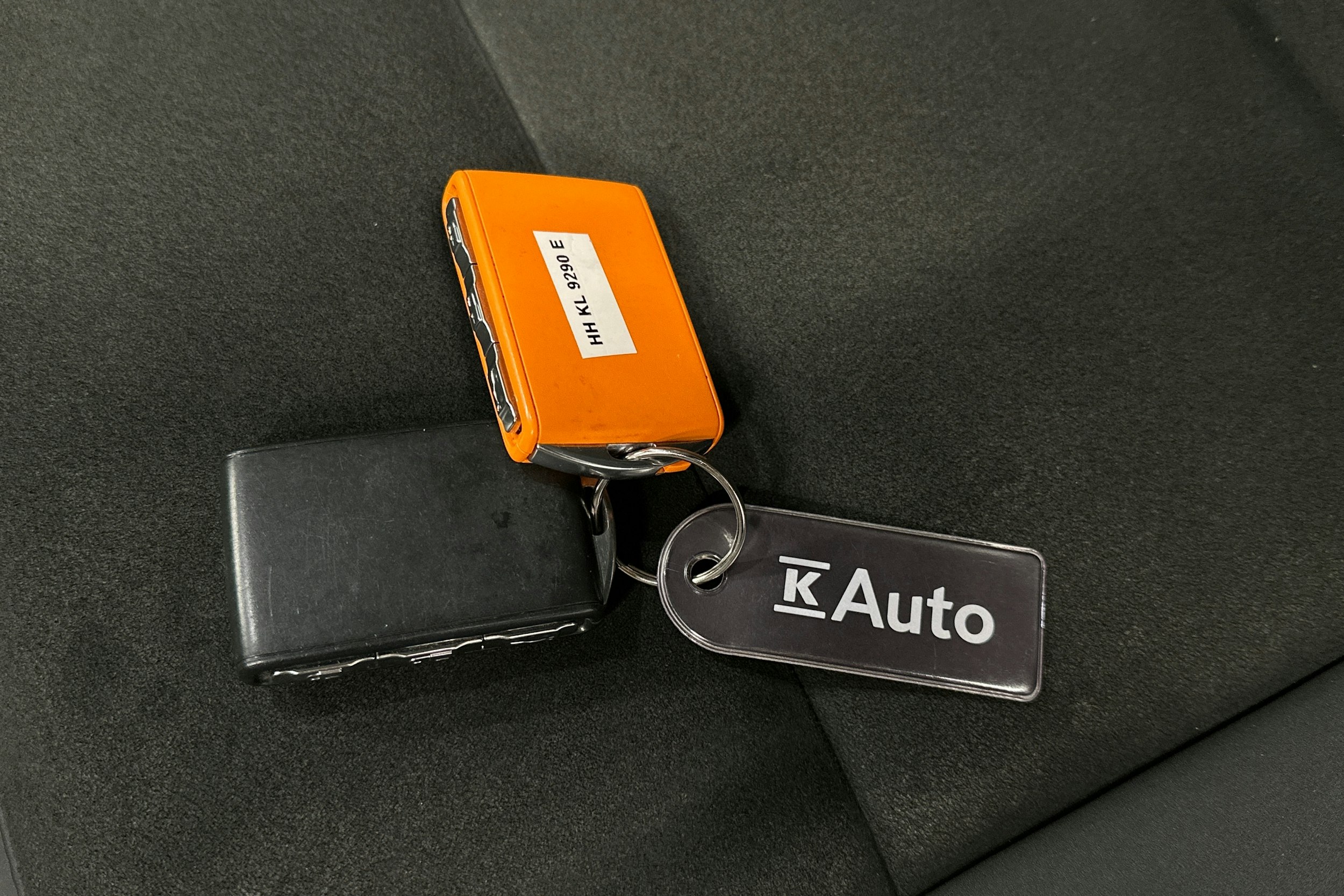 valkoinen Volvo XC40 2023 kuva 38.