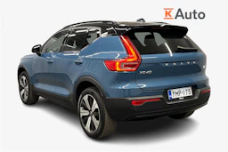 sininen Volvo XC40 2023 kuva 2.