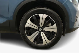 sininen Volvo XC40 2023 kuva 9.