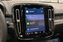 sininen Volvo XC40 2023 kuva 28.