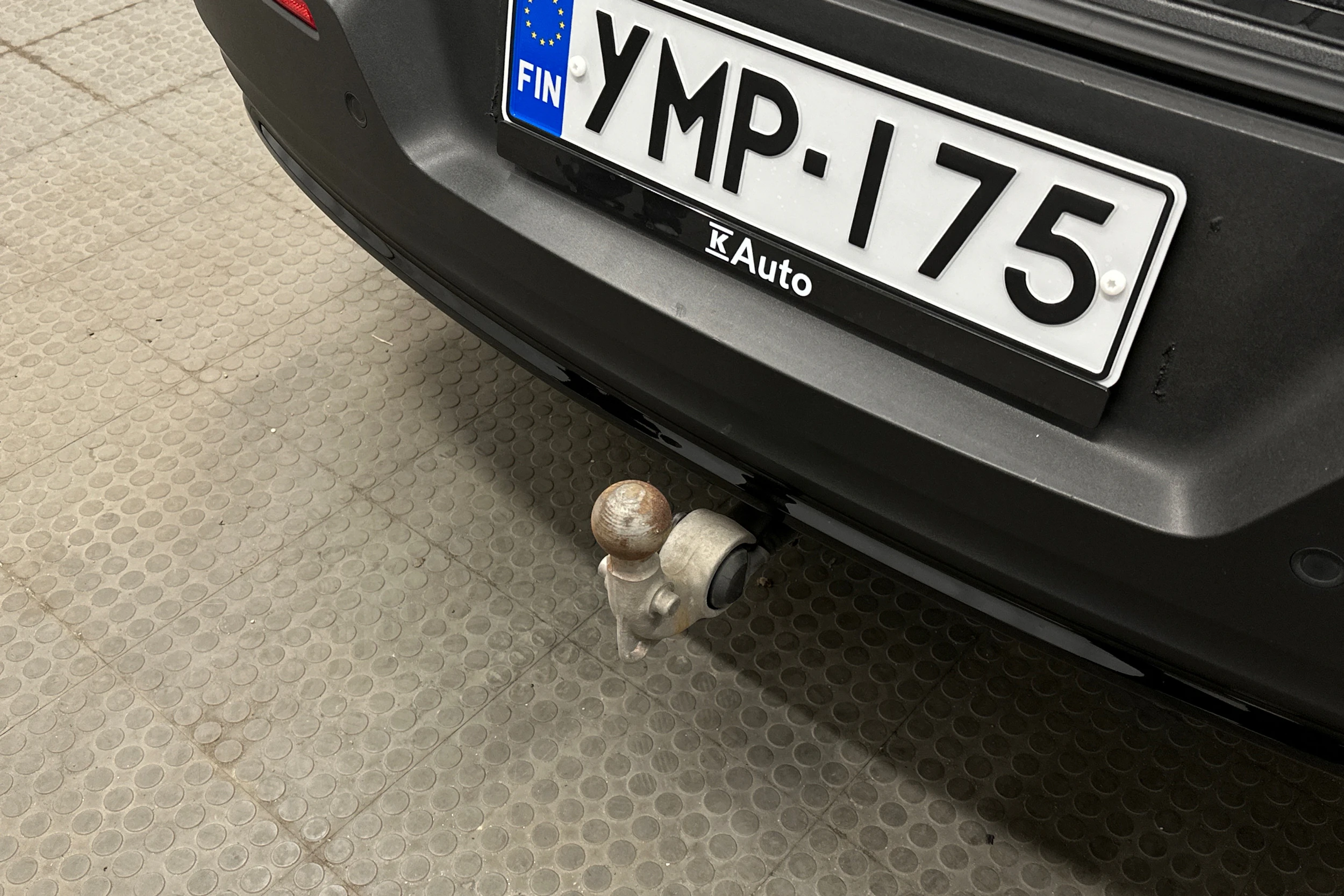 sininen Volvo XC40 2023 kuva 36.