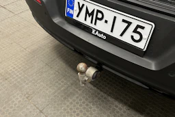 sininen Volvo XC40 2023 kuva 36.
