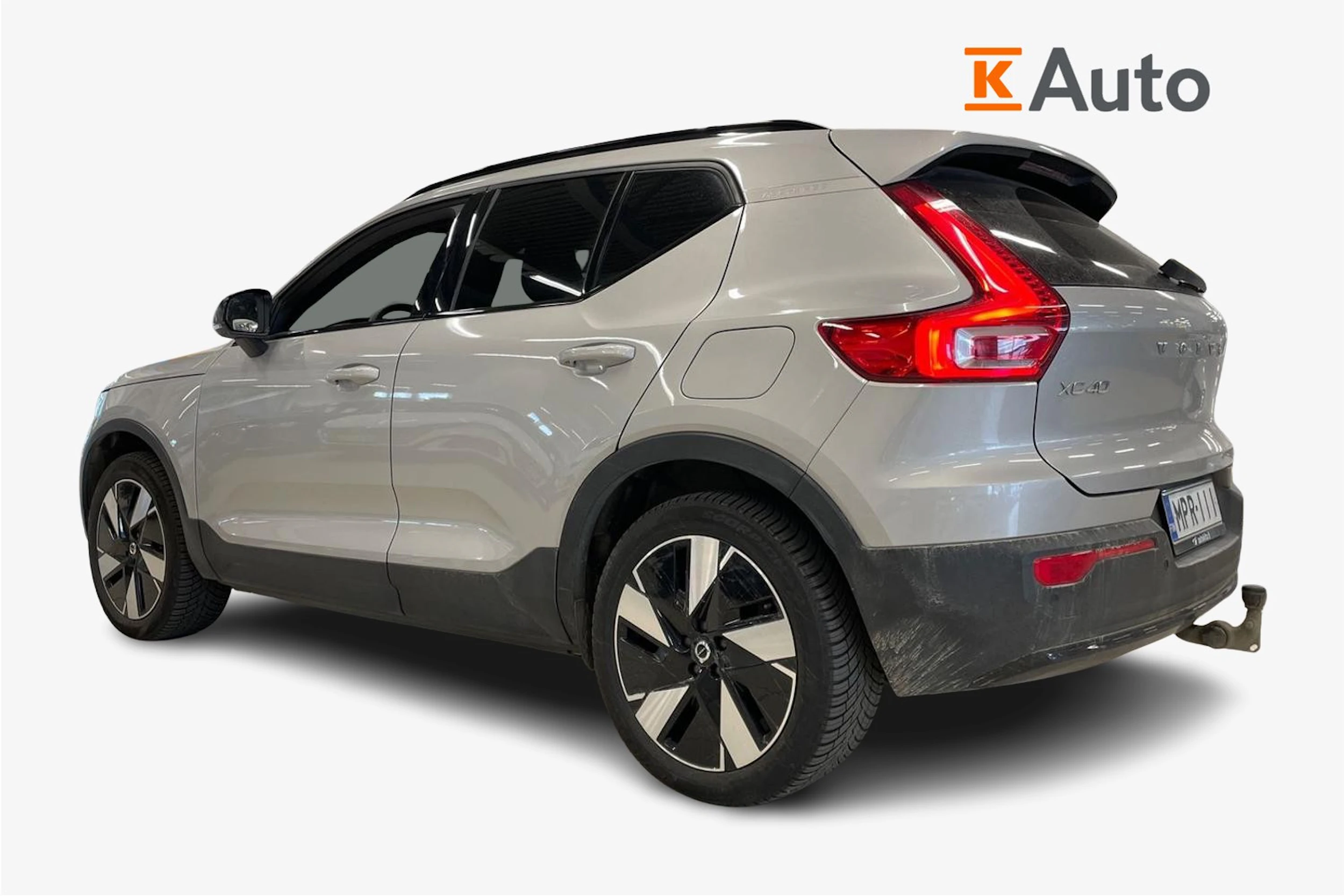 Harmaa Volvo XC40 2024 kuva 2.