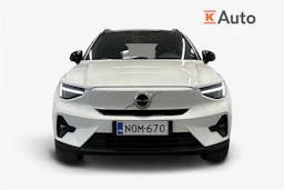 valkoinen Volvo XC40 2024 kuva 5.