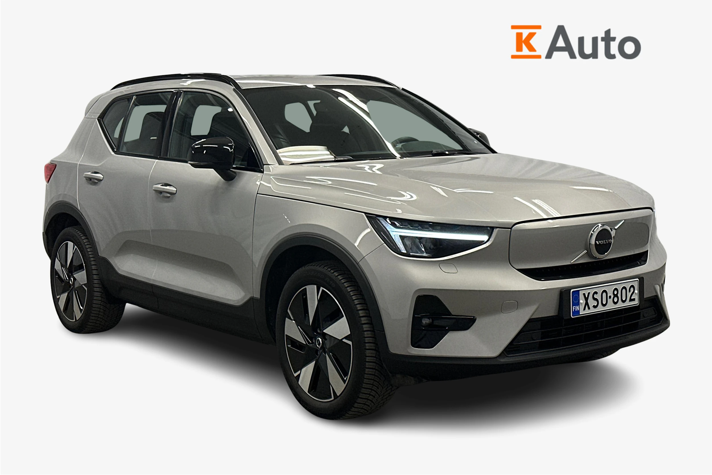 harmaa Volvo XC40 2024 kuva 1.