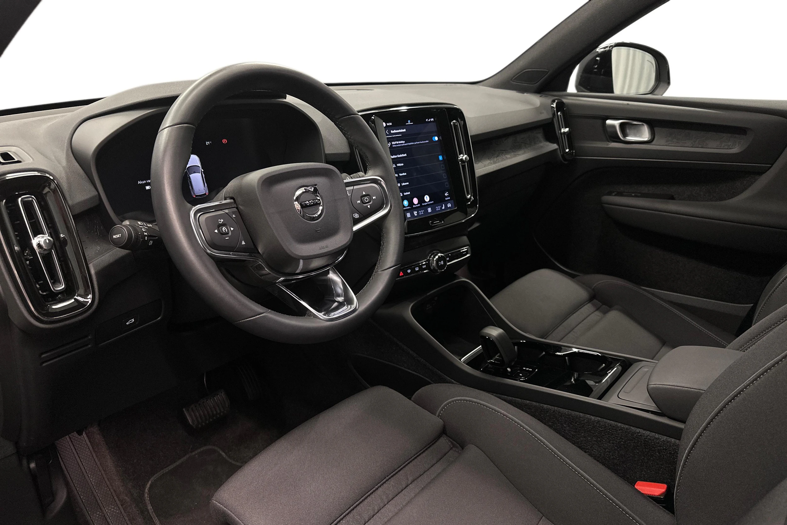 harmaa Volvo XC40 2024 kuva 6.
