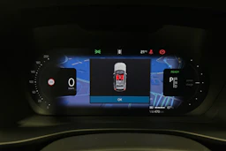 harmaa Volvo XC40 2024 kuva 13.
