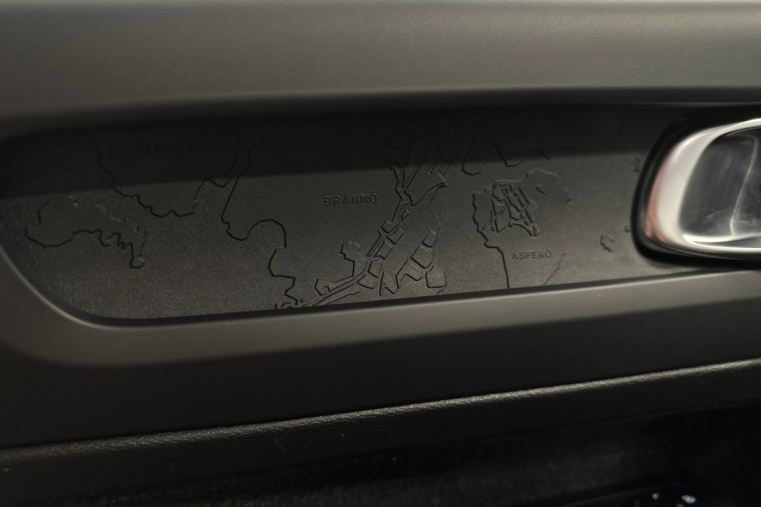 harmaa Volvo XC40 2024 kuva 15.