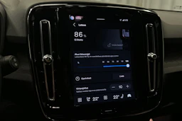harmaa Volvo XC40 2024 kuva 30.