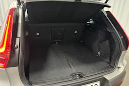 harmaa Volvo XC40 2024 kuva 39.
