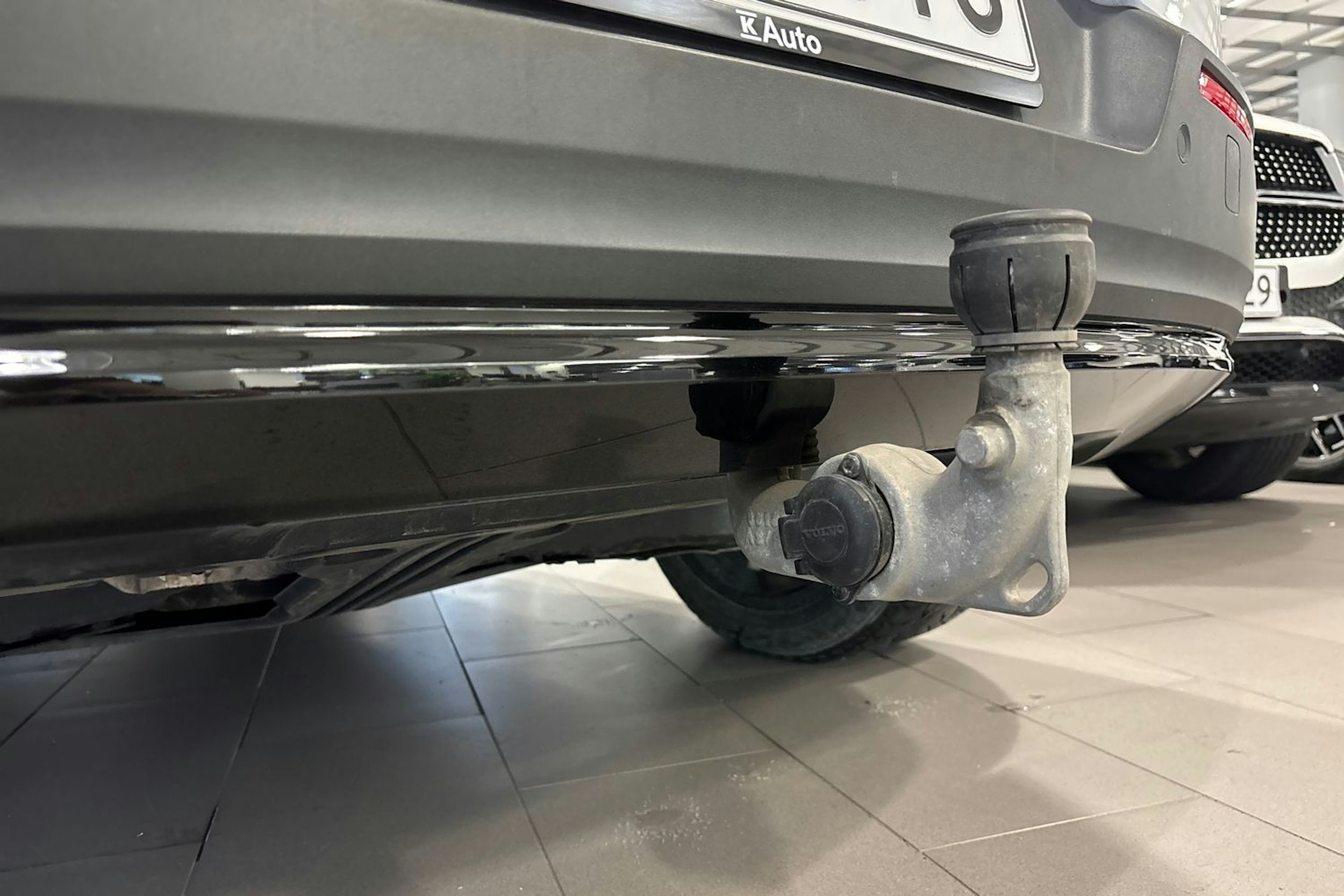 valkoinen Volvo XC40 2024 kuva 19.