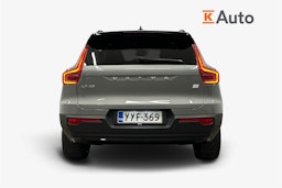 harmaa Volvo XC40 2024 kuva 3.