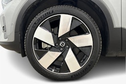 harmaa Volvo XC40 2024 kuva 11.