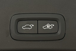 harmaa Volvo XC40 2024 kuva 15.