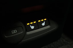 harmaa Volvo XC40 2024 kuva 17.