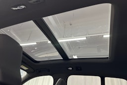 harmaa Volvo XC40 2024 kuva 18.