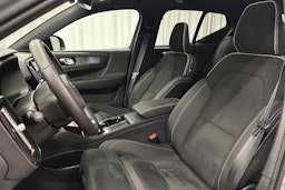 harmaa Volvo XC40 2024 kuva 19.