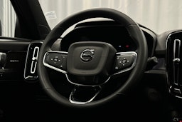 harmaa Volvo XC40 2024 kuva 22.