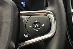 harmaa Volvo XC40 2024 kuva 24.
