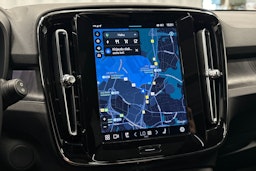 harmaa Volvo XC40 2024 kuva 27.