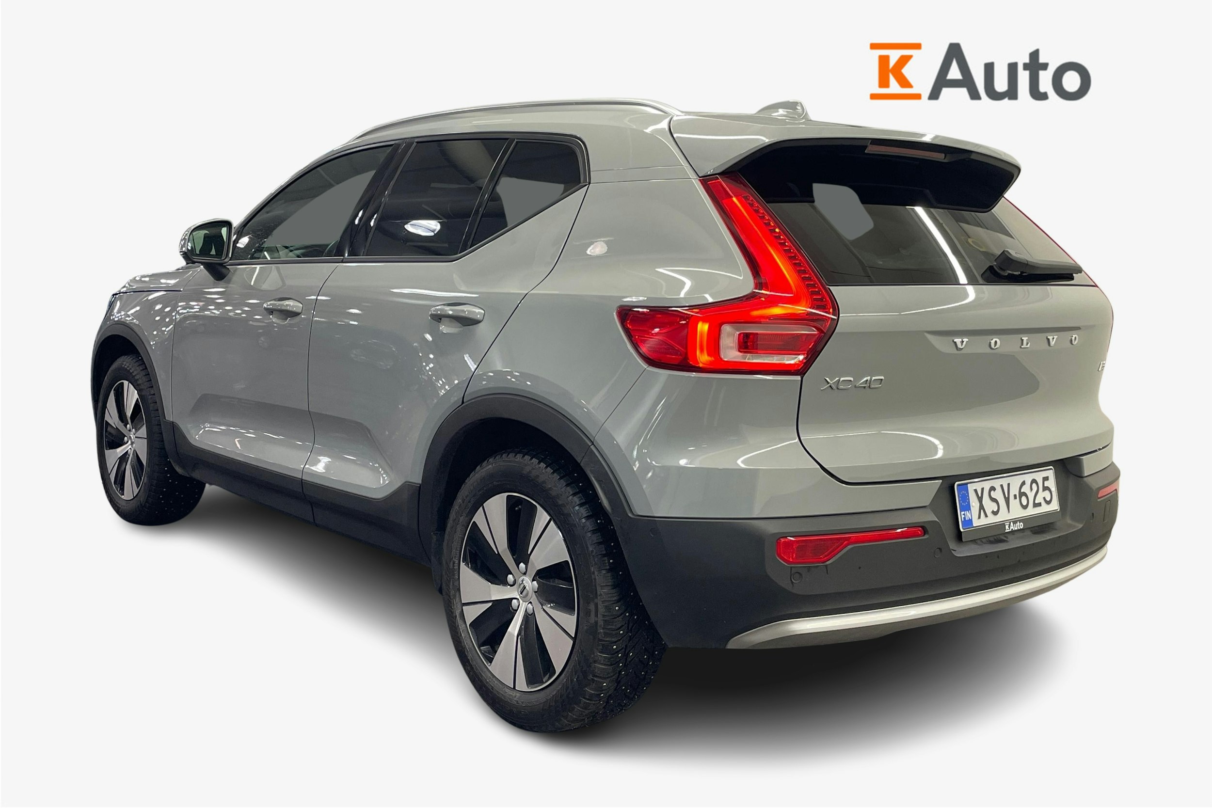 harmaa Volvo XC40 2025 kuva 2.