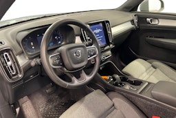 harmaa Volvo XC40 2025 kuva 7.