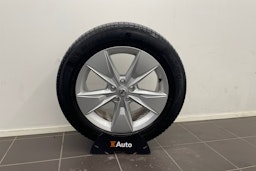 harmaa Volvo XC40 2025 kuva 12.