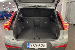 harmaa Volvo XC40 2025 kuva 14.