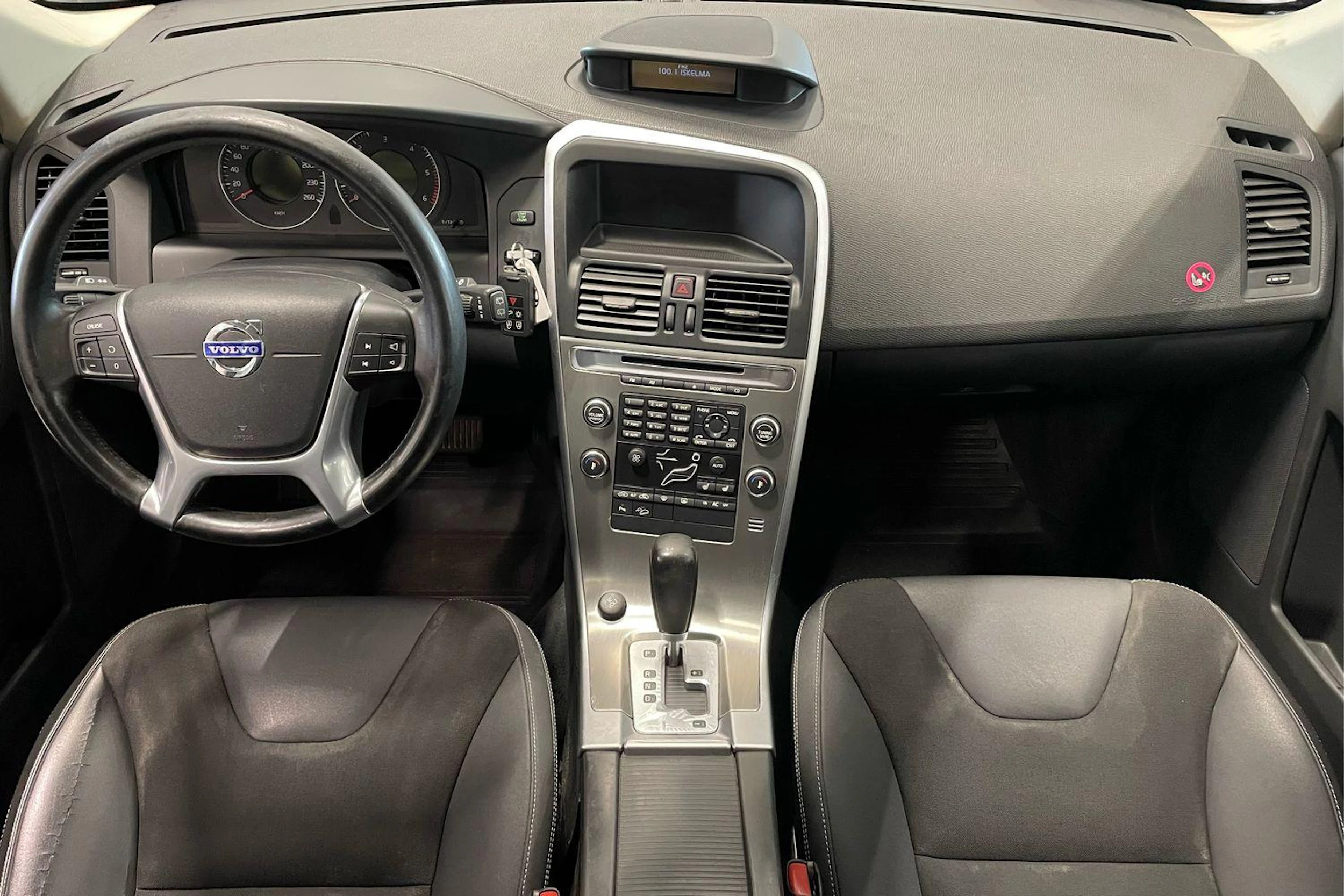 ruskea (beige) Volvo XC60 2009 kuva 7.