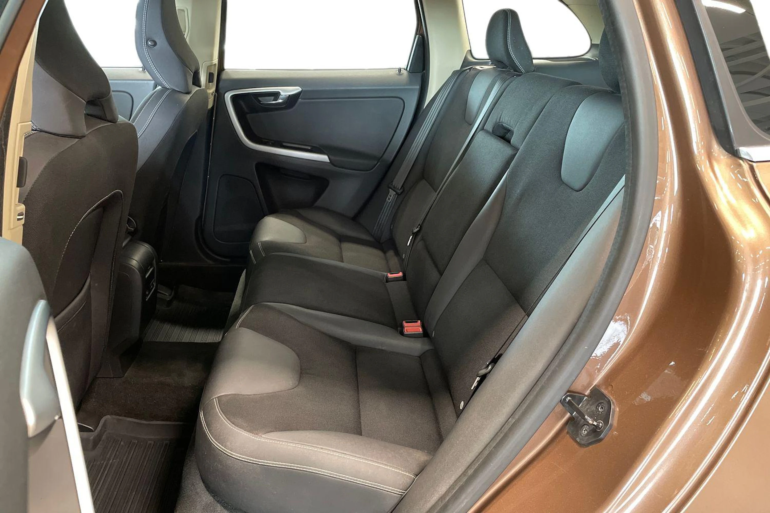 ruskea (beige) Volvo XC60 2009 kuva 8.