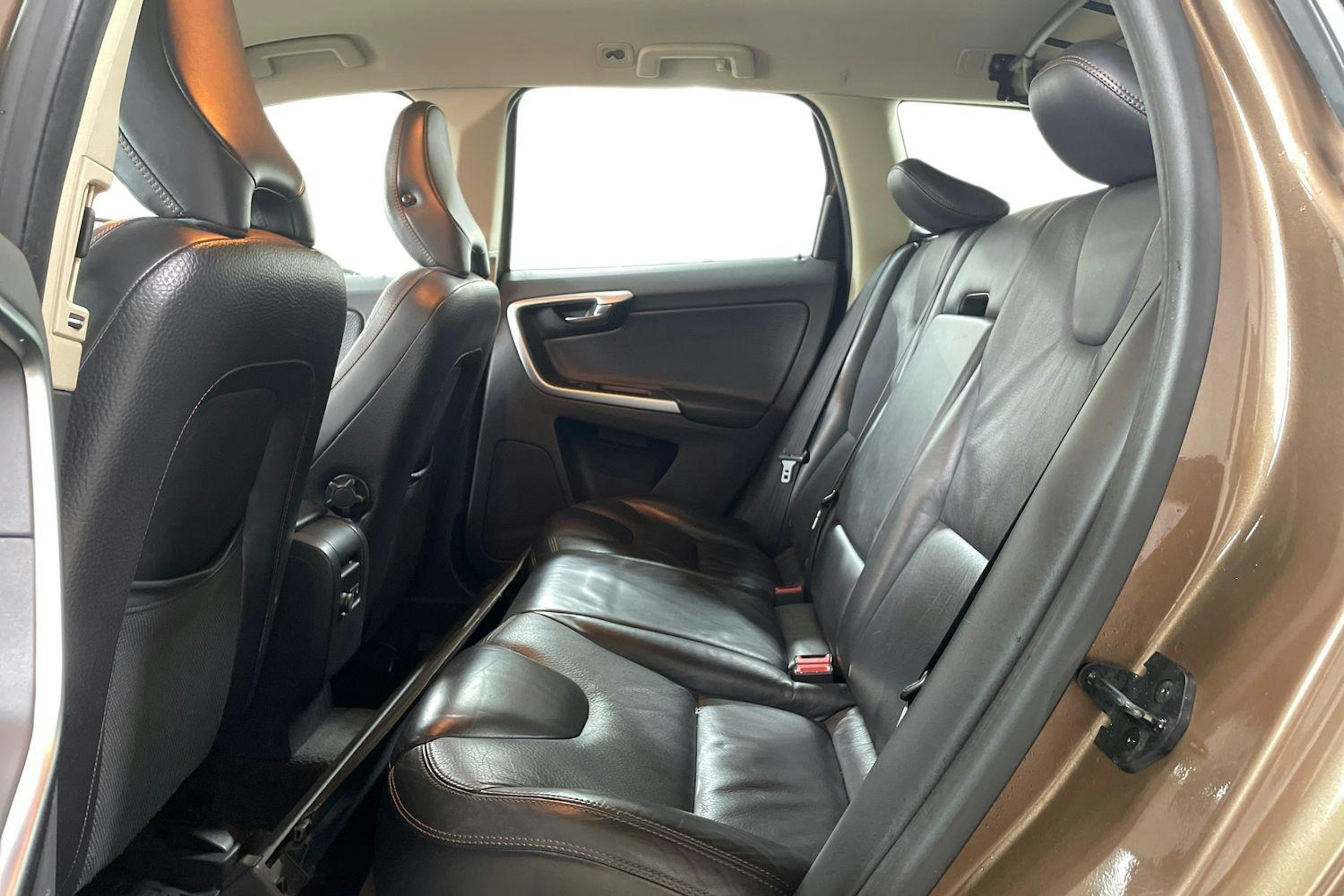 Ruskea (beige) Volvo XC60 2009 kuva 10.