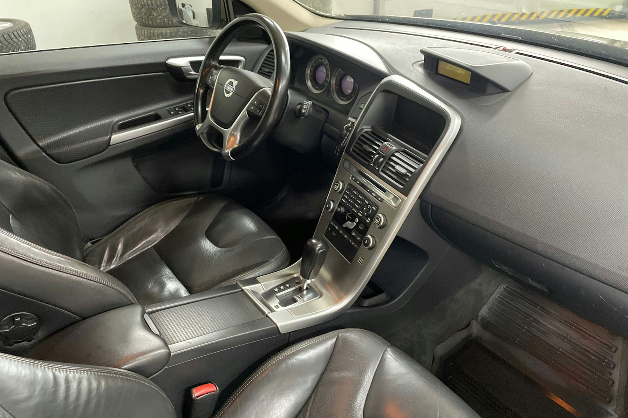 Ruskea (beige) Volvo XC60 2009 kuva 15.