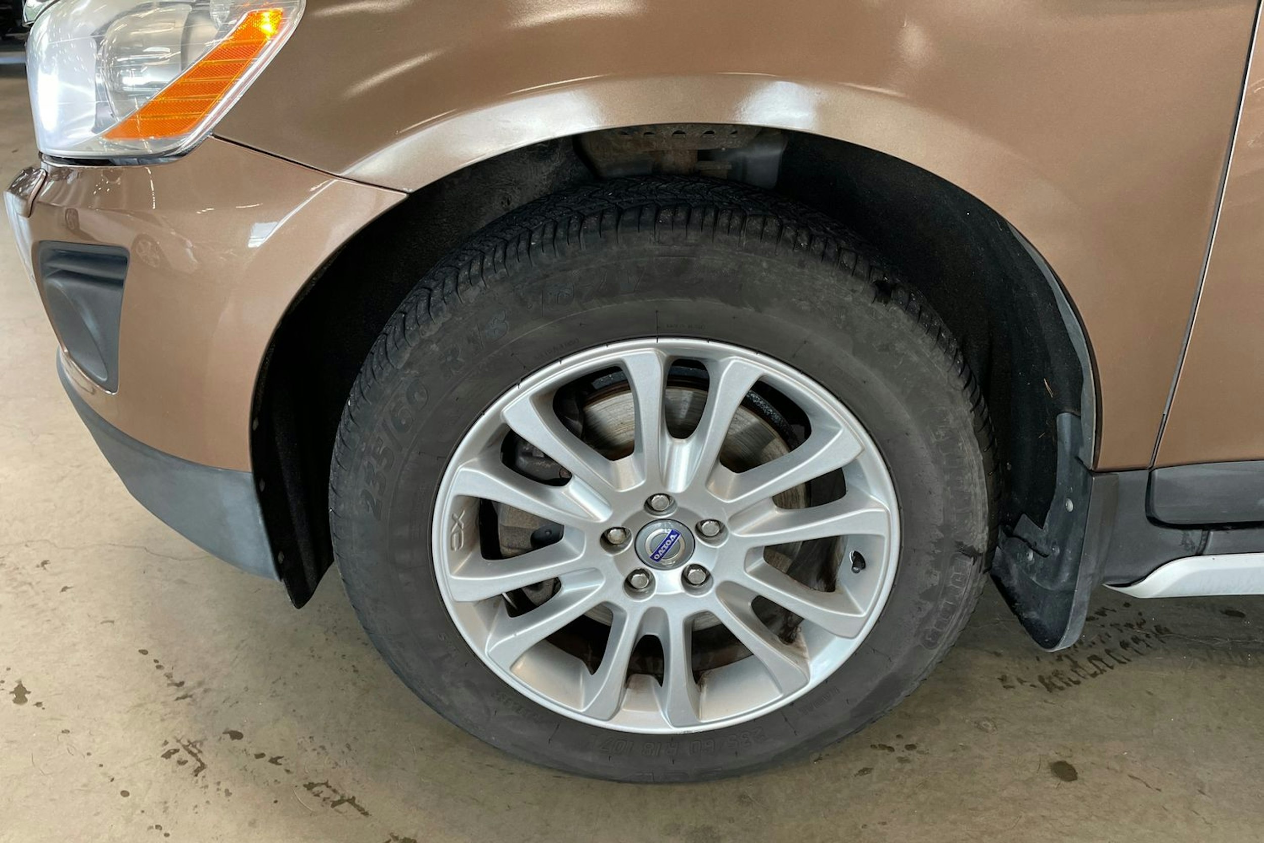 ruskea (beige) Volvo XC60 2009 kuva 11.