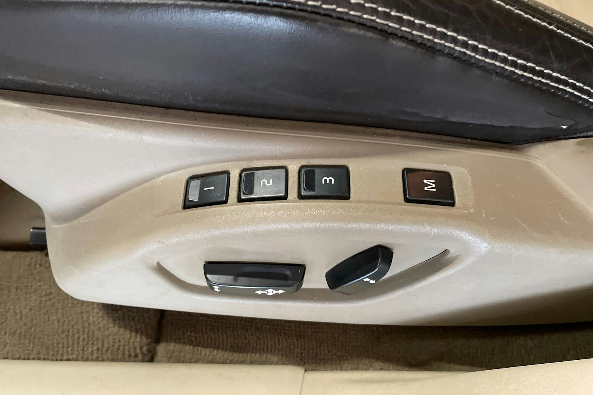 ruskea (beige) Volvo XC60 2009 kuva 15.