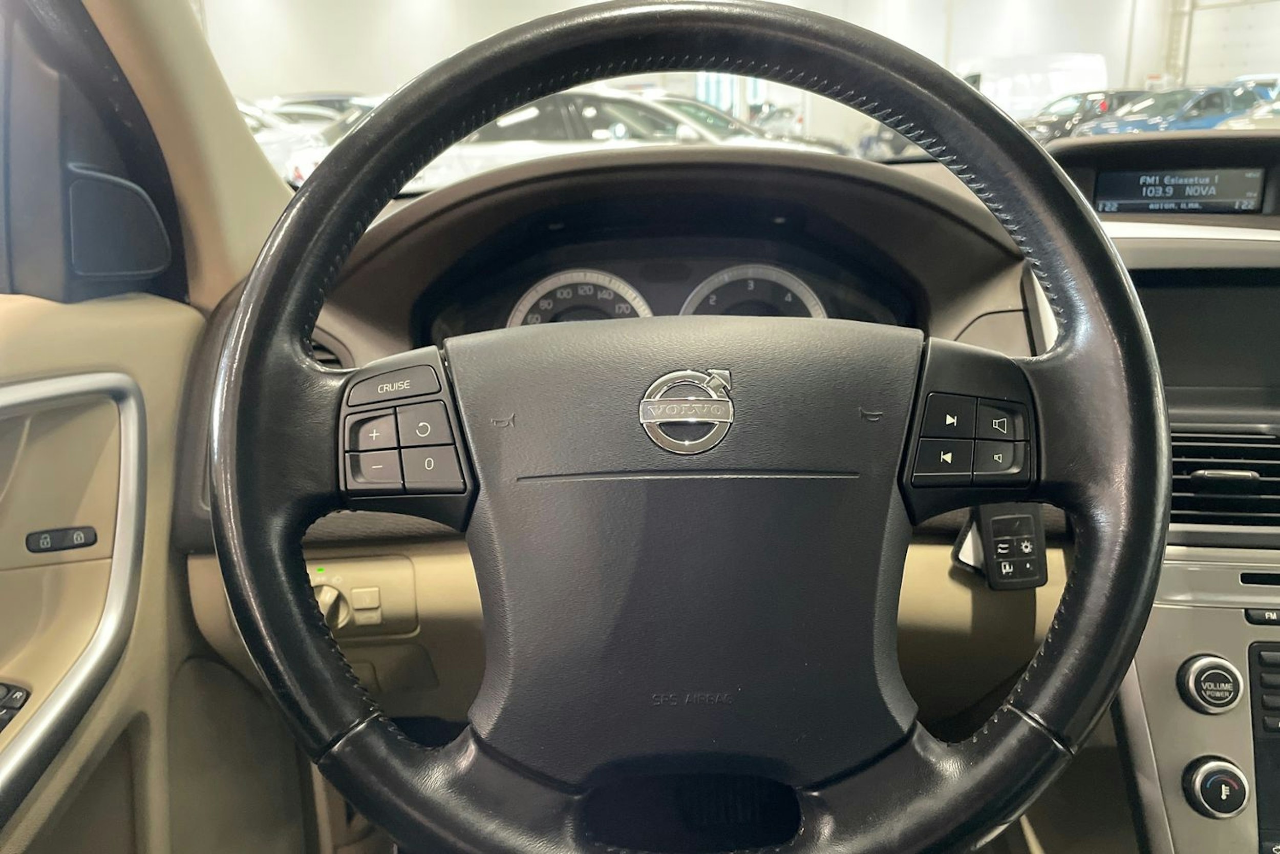 ruskea (beige) Volvo XC60 2009 kuva 16.