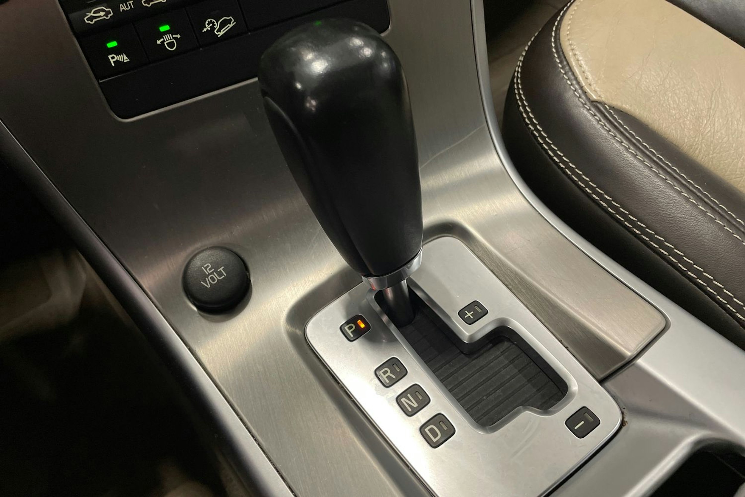 ruskea (beige) Volvo XC60 2009 kuva 23.