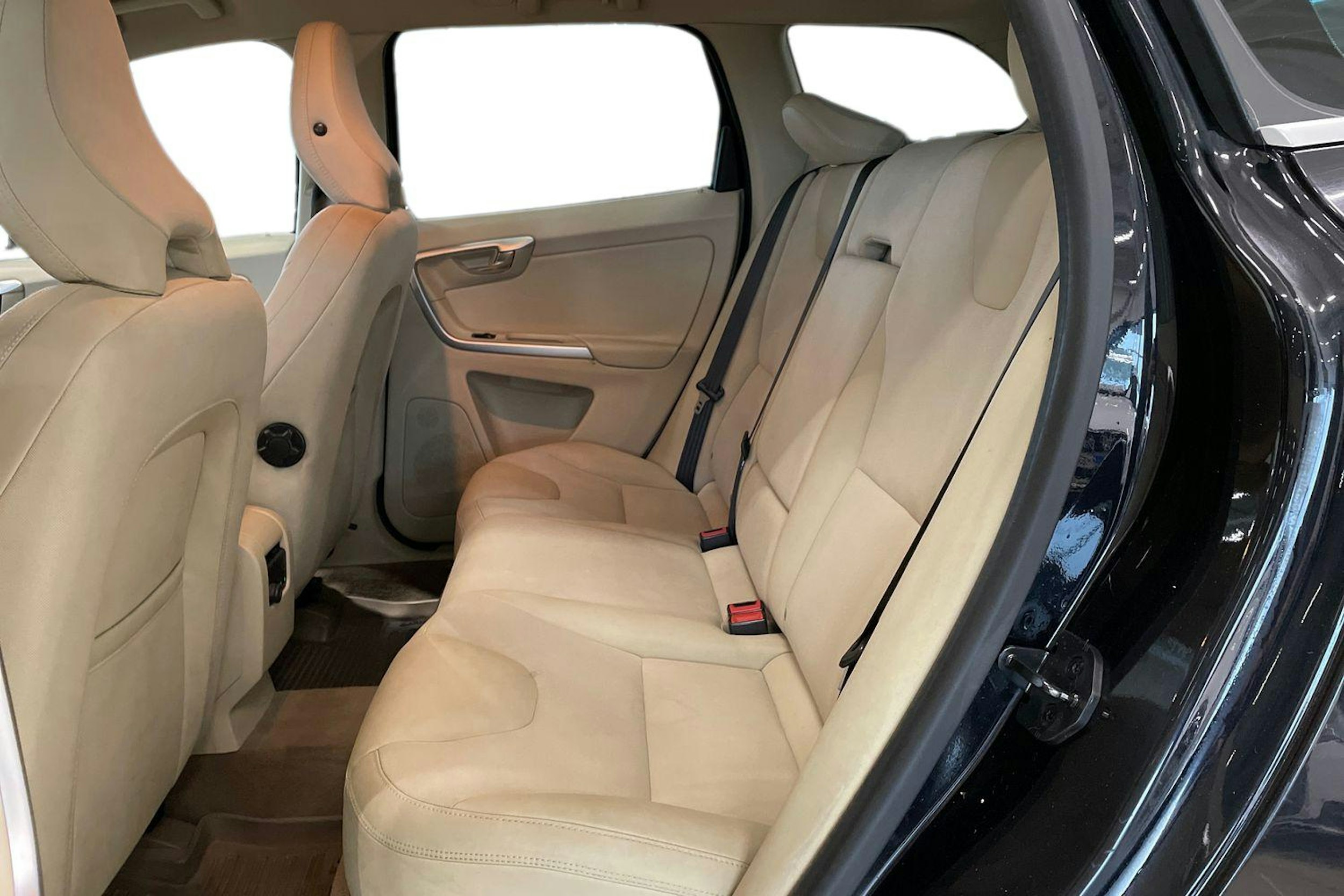 musta Volvo XC60 2009 kuva 10.