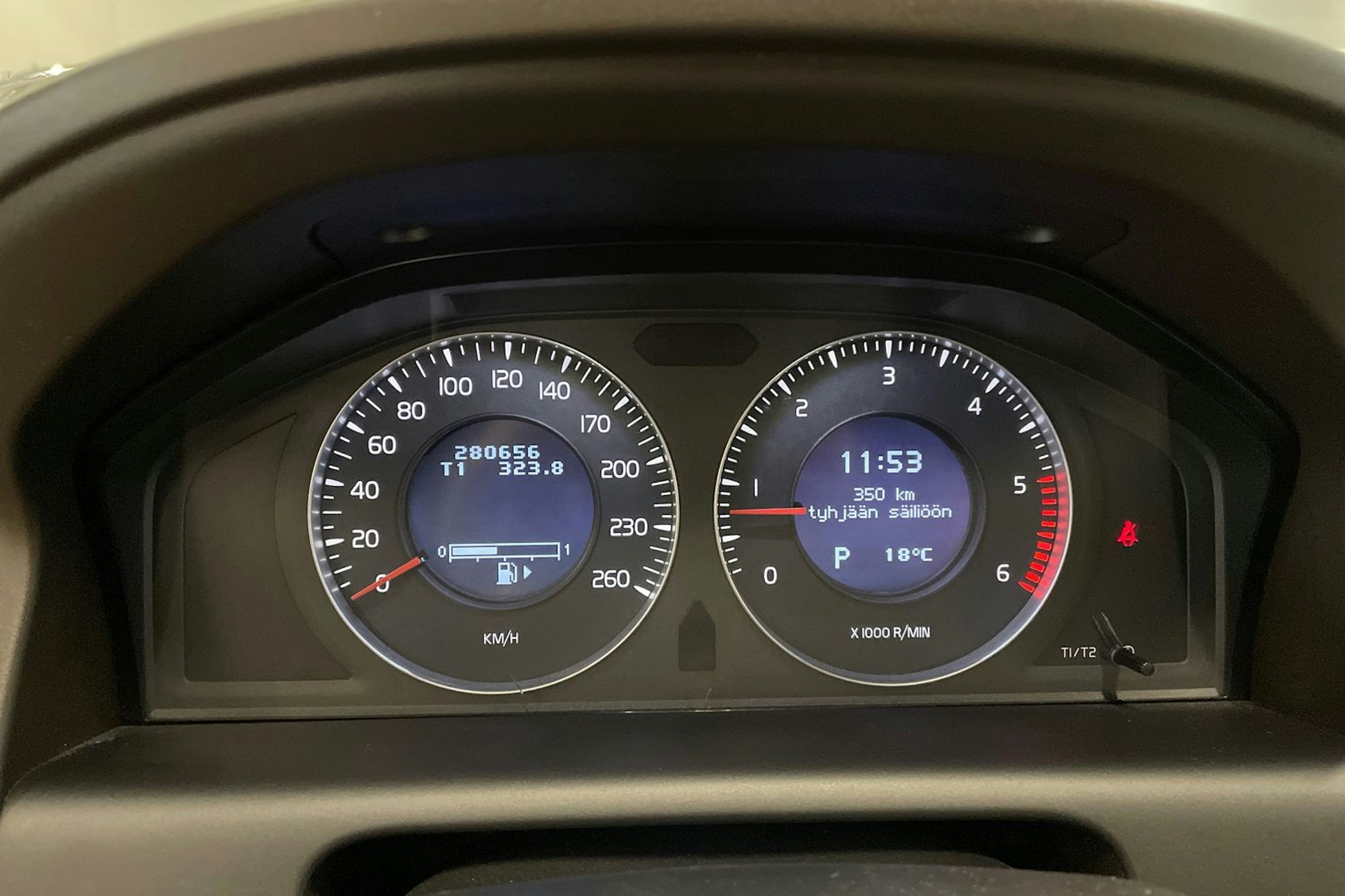 musta Volvo XC60 2009 kuva 19.