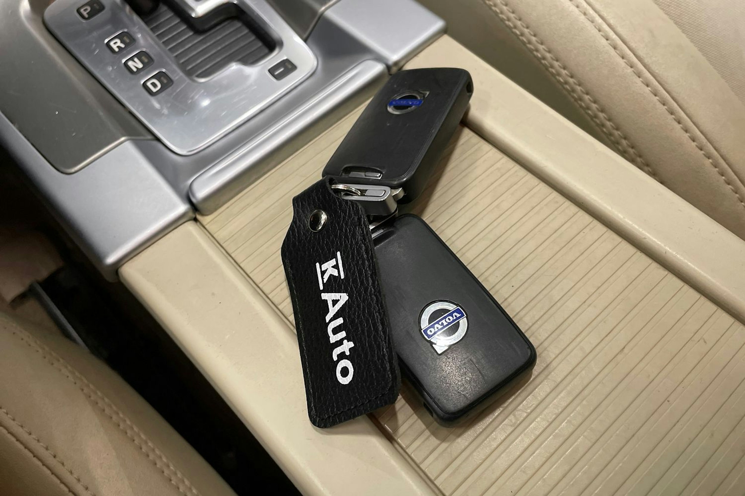 musta Volvo XC60 2009 kuva 24.