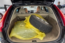 musta Volvo XC60 2009 kuva 26.
