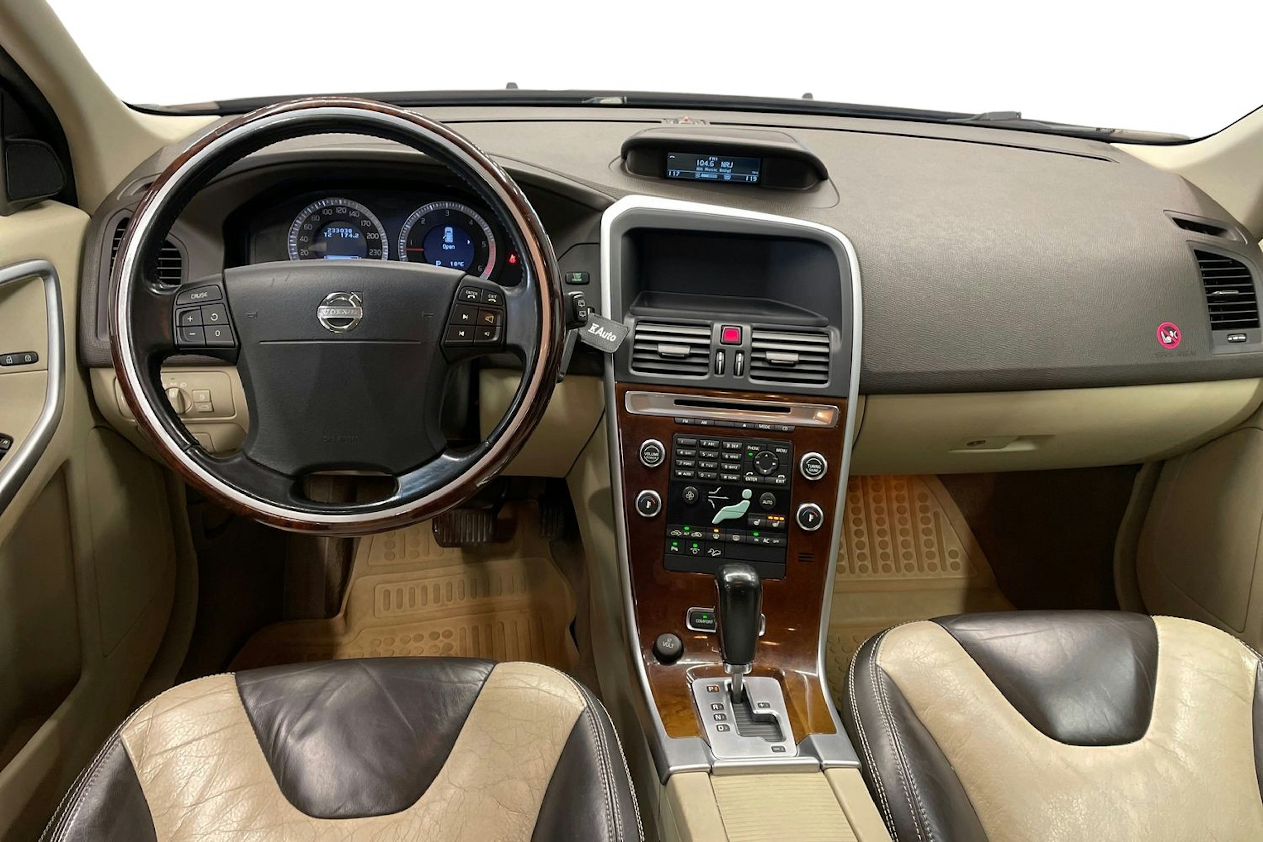 musta Volvo XC60 2009 kuva 9.