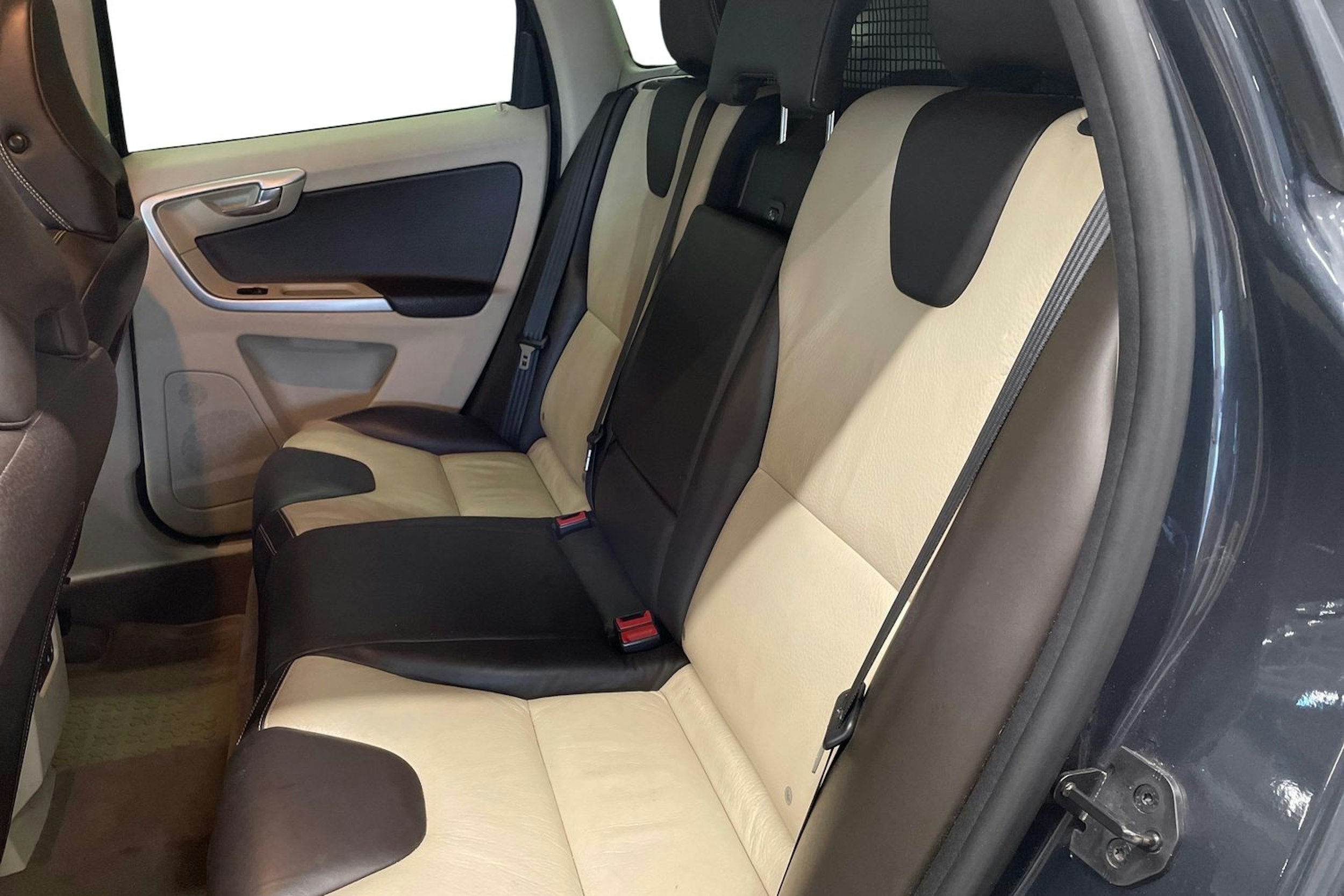 musta Volvo XC60 2009 kuva 10.