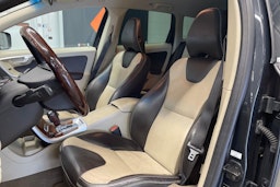 musta Volvo XC60 2009 kuva 19.