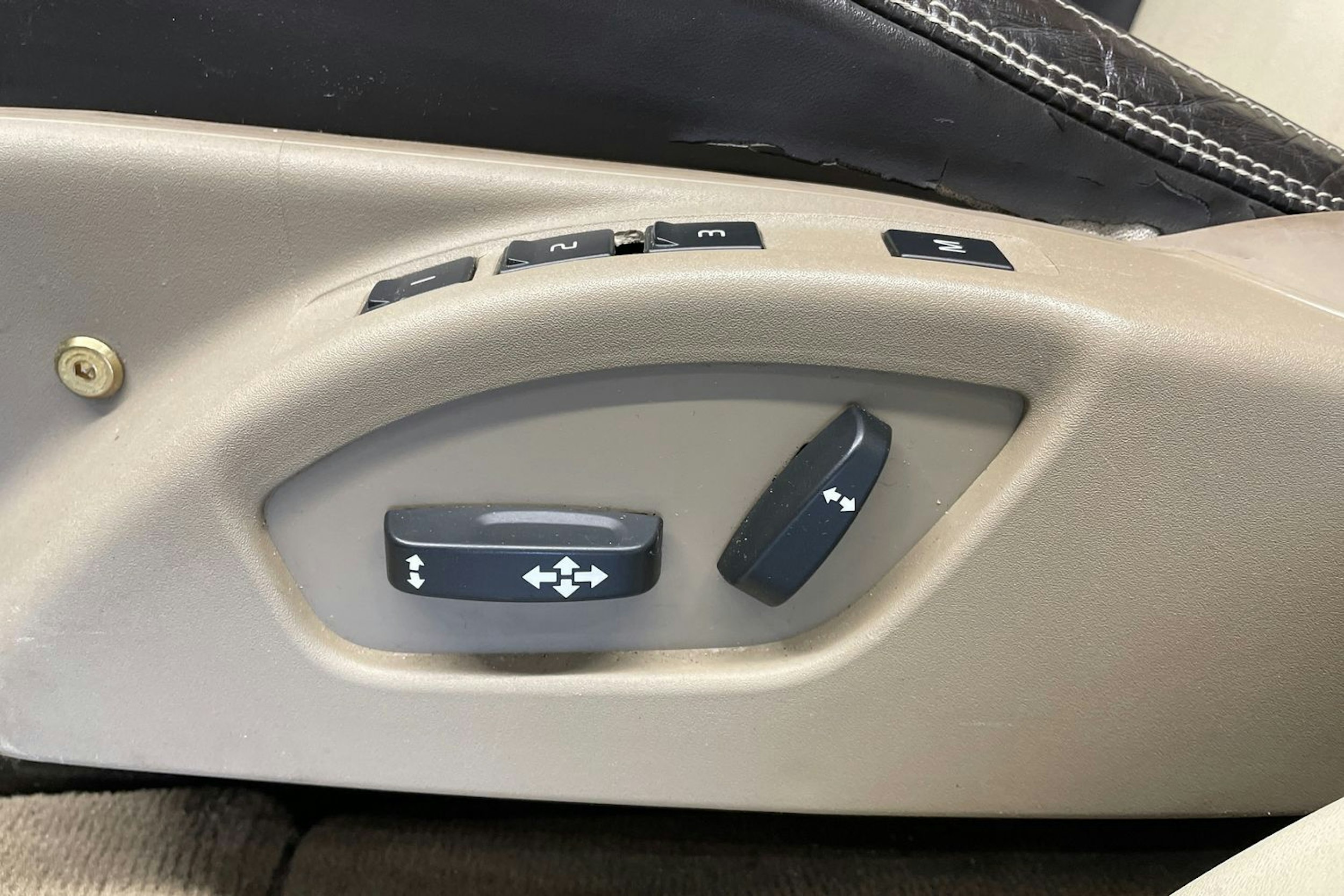 musta Volvo XC60 2009 kuva 20.