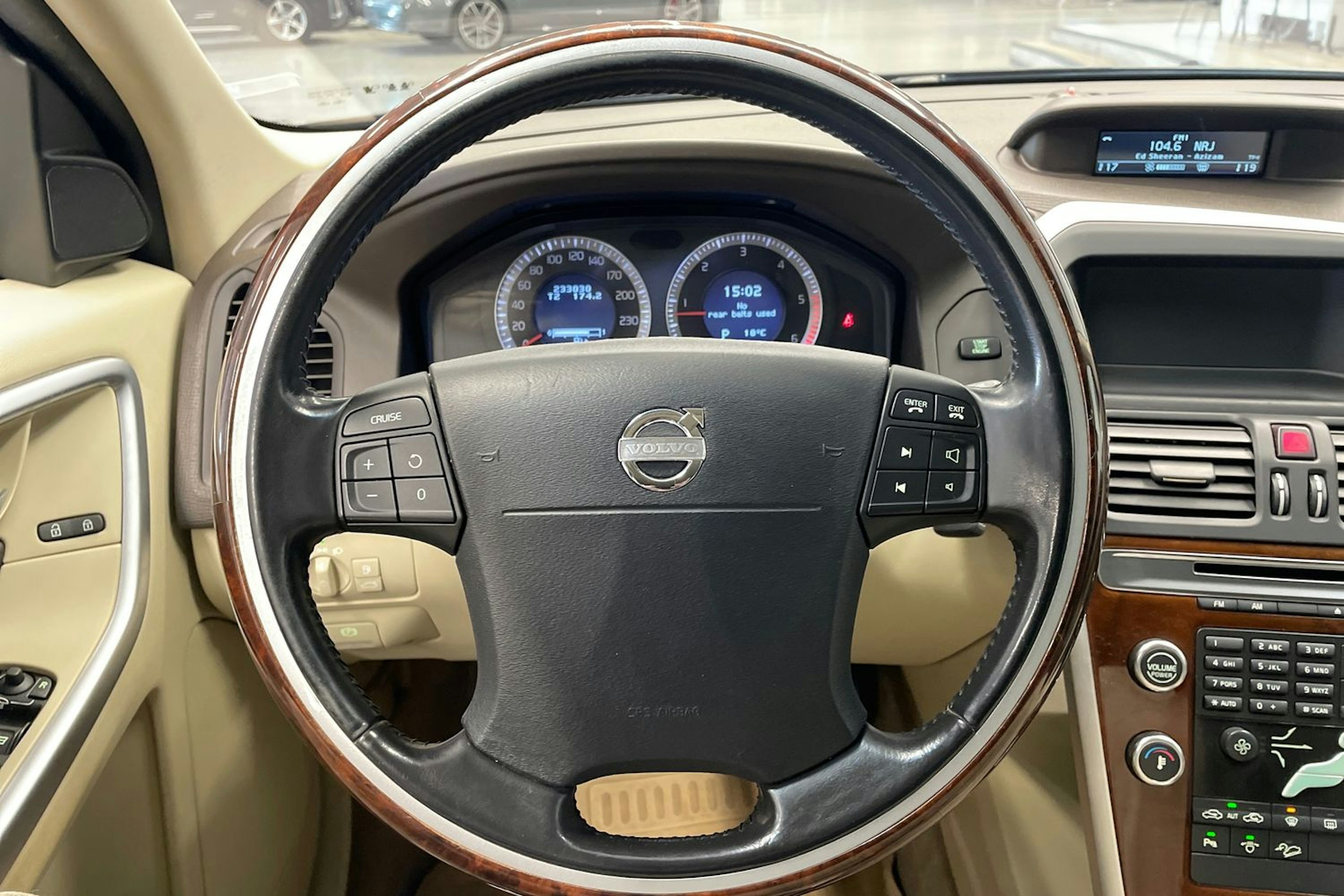 musta Volvo XC60 2009 kuva 21.