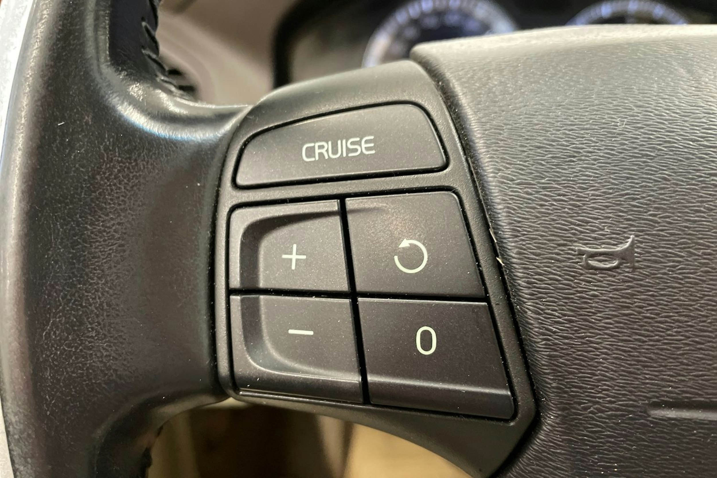 musta Volvo XC60 2009 kuva 22.