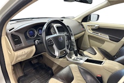valkoinen Volvo XC60 2010 kuva 3.